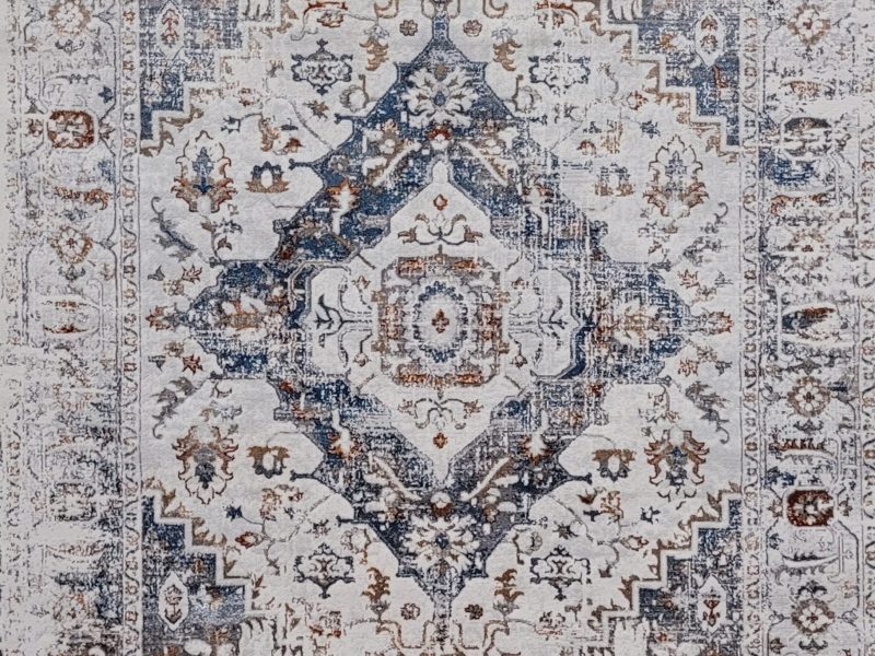 Tiffany 9001 5' x 8'